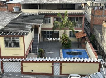 Casa · 640m² · 4 Quartos · 5 Vagas · Linda Casa Bem Estruturada de 640 m² Com Piscina E Área Gourmet.