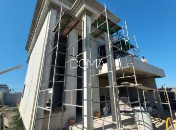Casa · 205m² · 4 Quartos · 2 Vagas · Casa Alto Padrão Condomínio Terras Alphaville, Cabo Frio/rj