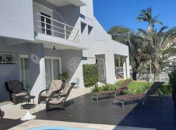 Casa · 200m² · 3 Quartos · Casa a Venda No Bairro Cabeçudas - Itajaí