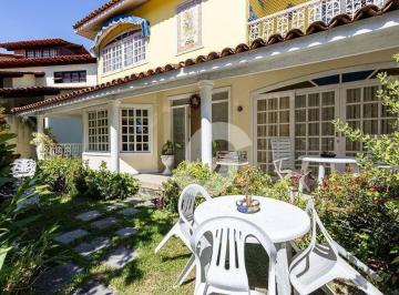 Casa · 357m² · 4 Quartos · 5 Vagas · Casa Em Sapê, Niterói/rj de 357 m² 4 Quartos À Venda por R$1.590.000