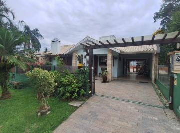 Casa · 179m² · 5 Quartos · 3 Vagas · Casa de 4 Dormitórios No Bairro Centro Com Piscina E Edicula No Fundo