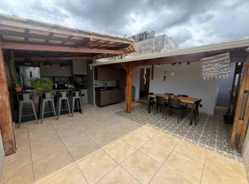 img · Cobertura | 4 Quartos | 1 Suite| 2 Banheiros| 2 Vagas