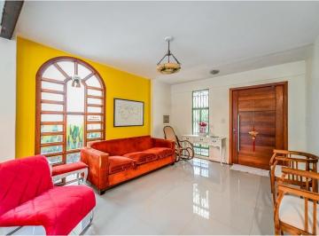 Casa · 200m² · 4 Quartos · 2 Vagas · Casa À Venda - Em Santa Tereza