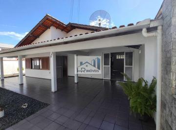 Casa · 80m² · 2 Quartos · 1 Vaga · Casa Para Alugar No Bairro Centro - Balneário Piçarras/sc