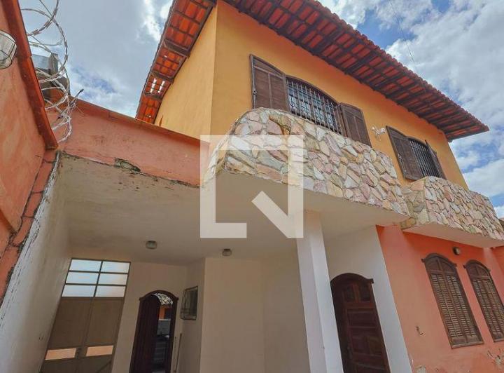 Casa À Venda - Rio Branco, 3 Quartos, 257 m² - Belo Horizonte