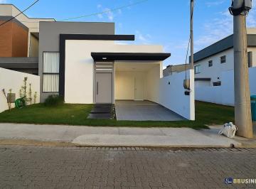 Casa · 160m² · 3 Quartos · 2 Vagas · Casa À Venda, Parque Novo Jockey, Campos Dos Goytacazes, Rj