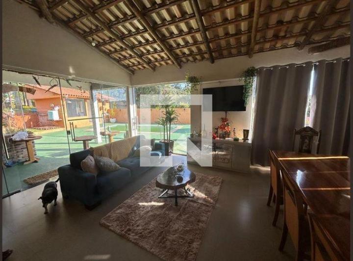 Casa À Venda - Colonial, 5 Quartos, 2200 m² - Contagem