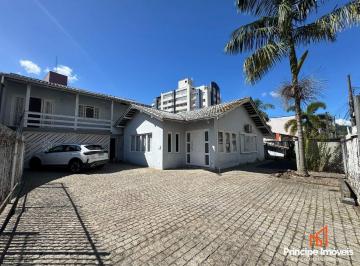 Casa · 264m² · 3 Quartos · 2 Vagas · Casa Com 3 Quartos No América Em Joinville