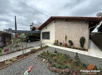Casa · 237m² · 6 Quartos · 2 Vagas · Casa Com 6 Quartos No Saguaçu Em Joinville