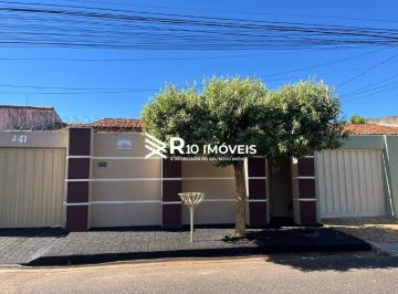 Casa · 160m² · 3 Quartos · 3 Vagas · Casa Residencial À Venda Em Uberlândia (Bairro Segismundo Pereira) Com 3 Quartos E 3 Vagas
