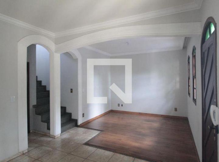 Casa À Venda - Serrano, 3 Quartos, 180 m² - Belo Horizonte