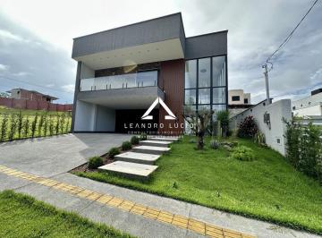 Casa · 240m² · 3 Quartos · 4 Vagas · Casa Em Condomínio Para Venda Em Senador Canedo, Jardins Capri, 3 Dormitórios, 3 Suítes, 4 Banheiros
