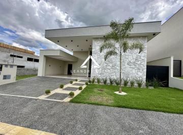Casa · 221m² · 3 Quartos · 4 Vagas · Casa Em Condomínio Para Venda Em Goiânia, Residencial Goiânia Golfe Clube, 3 Dormitórios, 3 Suítes,