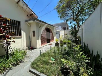 Casa · 80m² · 3 Quartos · 2 Vagas · Casa Térrea No Campo Belo, 250 m², 3 Quartos, Cozinha, Sala, Escritório, 2 Vagas E Área Para Jardim.