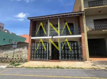 Casa · 270m² · 3 Quartos · Casa Em Centro, Bragança Paulista/sp de 270 m² 3 Quartos À Venda por R$715.000