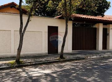 Casa · 227m² · 2 Quartos · 4 Vagas · Casa Contemporânea: Espaço E Conforto Em Águas de Sp