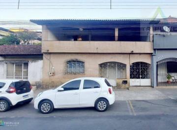 04f4b16dea473afd3c4d6489a3f258f1.jpg · Casa 5 Quartos, Garagem, Terraço E Quintal Grande. Para Reformar. Localização Privilegiada Na Av Pr