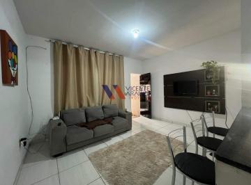 Sala de estar · Oportunidade: Casa Geminada Com Varanda Panorâmica E 2 Quartos