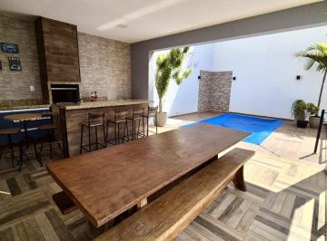 Casa · 300m² · 4 Quartos · 4 Vagas · Casa Para Venda Em Juiz de Fora, Grama, 4 Dormitórios, 2 Suítes, 5 Banheiros, 4 Vagas