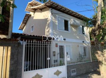 Casa · 140m² · 5 Quartos · 2 Vagas · Casa Duplex Próximo a Praia Das Dunas