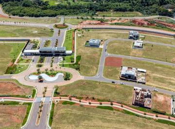 Terreno · 769m² · Lote de Esquina No Plateau D’or Unique Com 768 m² Próximo À Portaria