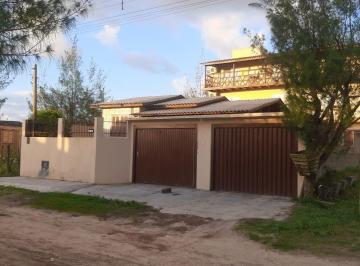 Casa · 6 Quartos · 1 Vaga · Complexo Habitacional Com 6 Quartos, 4 Banheiros E 4 Cozinhas No Total.