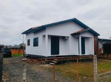 Casa · 2 Quartos · Aceita Financiamento