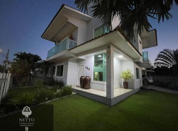 Casa · 200m² · 3 Quartos · 1 Vaga · Excelente Casa de Alto Padrão