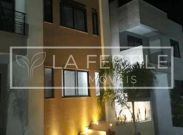 Casa · 295m² · 5 Quartos · 4 Vagas · Sobrado Com 5 Quartos, 4 Suítes, 295.53 m², Aluguel de R$14.000 + Taxas - Campo Comprido, Curitib