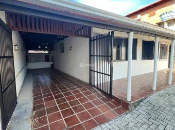 Casa · 250m² · 3 Quartos · Casa Em Jardim Icaraí, Barra Velha/sc de 250 m² 3 Quartos À Venda por R$490.000