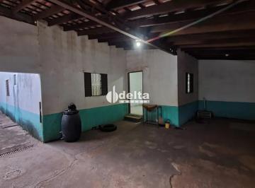 Casa · 300m² · 3 Quartos · 3 Vagas · Casa Com 3 Quartos Sendo 1 Suíte Disponível Para Venda No Bairro Segismundo Pereira Em Uberlândia - Mg
