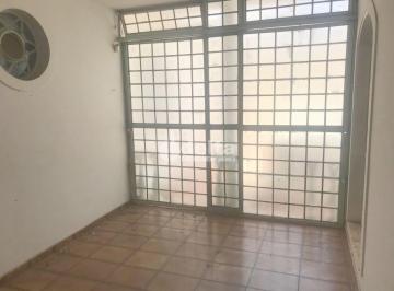 Casa · 300m² · 4 Quartos · 1 Vaga · Casa Com 4 Quartos Sendo 3 Suítes Disponível Para Venda No Bairro Saraiva Em Uberlândia - Mg