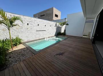 Casa · 360m² · 3 Quartos · 2 Vagas · Casa Com 3 Suítes Disponível Para Venda No Bairro Laranjeiras Em Uberlândia - Mg