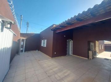 Casa · 140m² · 3 Quartos · 4 Vagas · Casa Residencial Com 3 Quartos Sendo 1 Suíte, Disponível Para Venda No Bairro Brasil Em Uberlândia - m