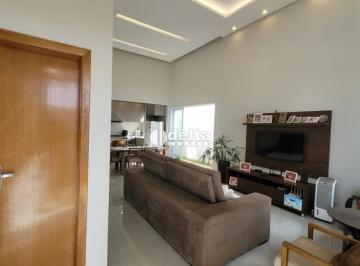 Casa · 360m² · 3 Quartos · 2 Vagas · Casa Residencial Com 3 Quartos Sendo 2 Suítes Disponível Para Venda No Bairro Jardim Karaíba Em Uber