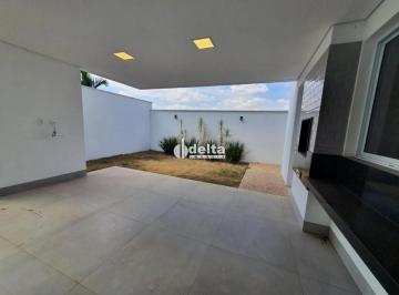 Casa · 360m² · 3 Quartos · 2 Vagas · Casa Em Condomínio Com 3 Suítes Disponível Para Venda No Bairro Laranjeiras Em Uberlândia - Mg