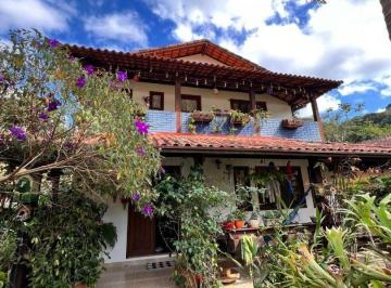 Casa · 192m² · 4 Quartos · 3 Vagas · Linda Casa No Centro de São Pedro Da Serra