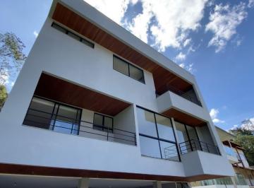Casa · 310m² · 3 Quartos · 4 Vagas · Ampla Residência Com Linda Vista No Cônego