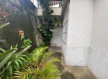 Casa · 90m² · 2 Quartos · Casa Em Ótima Localização Com 02 Quartos No Centro