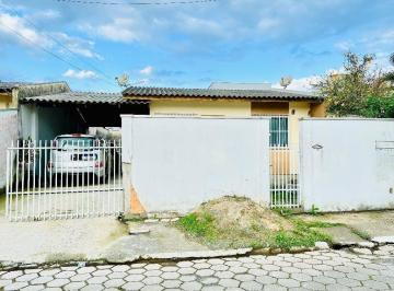 Casa · 60m² · 2 Quartos · 1 Vaga · Casa Em Espinheiros, Itajaí/sc de 60 m² 2 Quartos À Venda por R$450.000