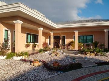 Casa · 210m² · 3 Quartos · 4 Vagas · Casa Em Nossa Senhora Da Paz, Balneário Piçarras/sc de 210 m² 3 Quartos À Venda por R$1.970.000