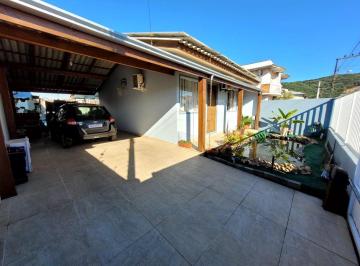 Casa · 70m² · 2 Quartos · 2 Vagas · Casa Em Santa Regina, Itajaí/sc de 70 m² 2 Quartos À Venda por R$590.000