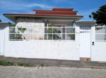 Casa · 4 Quartos · 2 Vagas · Casa Em Mar Grosso, Laguna/sc de 0 m² 4 Quartos À Venda por R$749.000