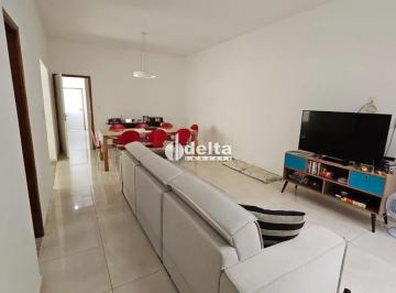 Casa · 500m² · 3 Quartos · 4 Vagas · Casa Com 3 Quartos Sendo 2 Suíte Disponível Para Venda No Bairro Cidade Jardim Em Uberlândia - Mg