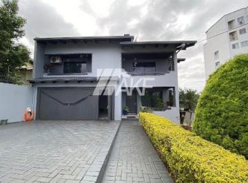Casa · 247m² · 3 Quartos · Casa Padrão Em Chapecó