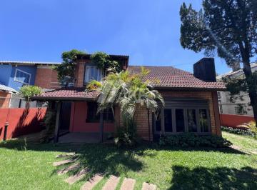Casa · 305m² · 3 Quartos · Casa Padrão Em Chapecó