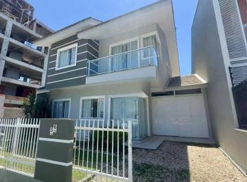 Sobrado para alugar no Itacolomi, Balneário Piçarras - SC · Casa Para Aluguel - Em Itacolomi