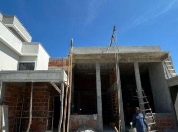 Casa · 120m² · 3 Quartos · 2 Vagas · Casa Em Jardim Bela Vista - Rio Das Ostras