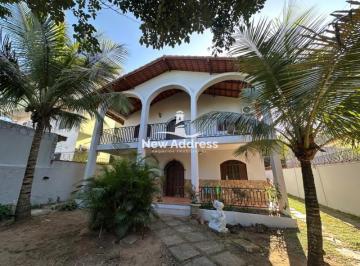 Casa · 274m² · 5 Quartos · 6 Vagas · Casa Em Manguinhos, Serra/es de 274 m² 5 Quartos À Venda por R$2.245.000