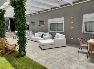 Casa · 260m² · 3 Quartos · 4 Vagas · Casa Em Santa Adélia, Vargem Grande Paulista/sp de 260 m² 3 Quartos À Venda por R$1.600.000ou Pa